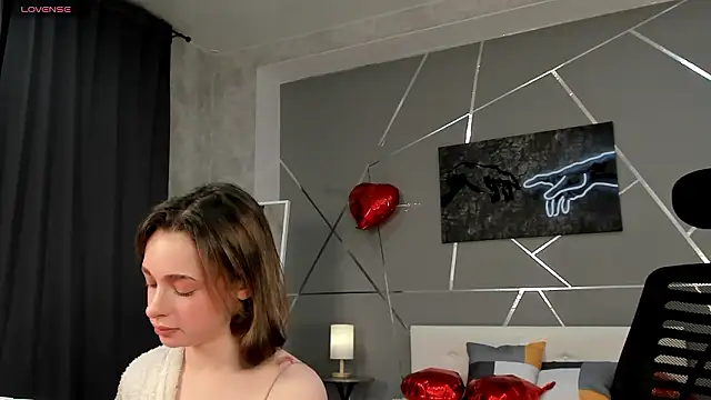 Snapshot of naomi_reiss chatting on 03-01-26, 11:38 naomi reiss online show from 03-01-26, 11:38