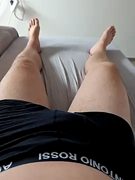 Snapshot of Skoel84 chatting on 02-12-26, 08:14 Skoel84 online show from 02-12-26, 08:14