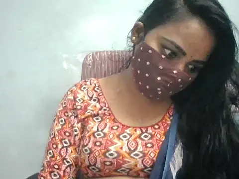 Snapshot of Rathi-priyaa chatting on 06-07-26, 04:28 Rathi-priyaa online show from 06-07-26, 04:28