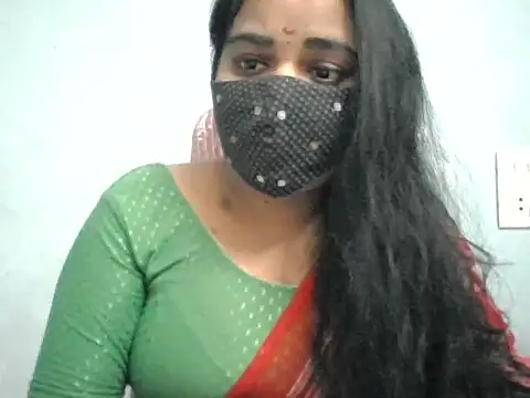 Snapshot of Rathi-priyaa chatting on 07-31-26, 04:23 Rathi-priyaa online show from 07-31-26, 04:23