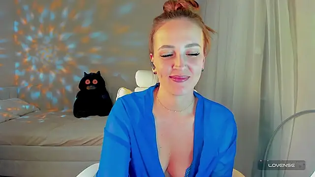 Snapshot of she_wolf chatting on 04-16-26, 01:56 she wolf online show from 04-16-26, 01:56