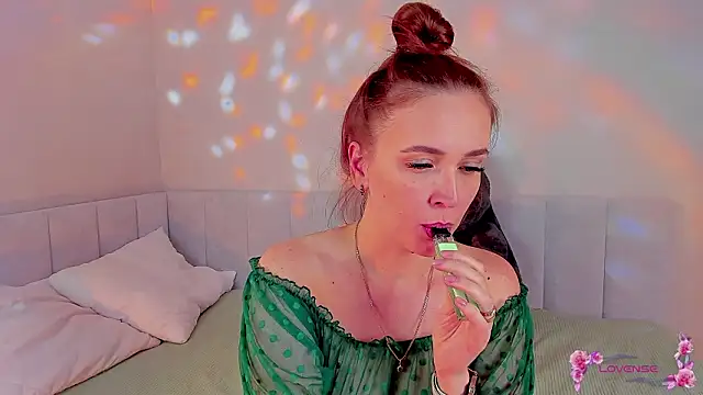 Snapshot of she_wolf chatting on 03-24-26, 02:17 she wolf online show from 03-24-26, 02:17