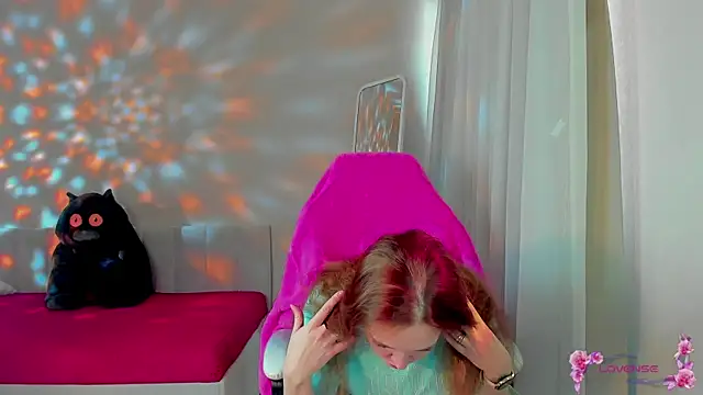 Snapshot of she_wolf chatting on 03-28-26, 04:24 she wolf online show from 03-28-26, 04:24