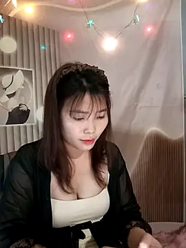 Girl-crazy1 online show from 02-17-26, 04:43