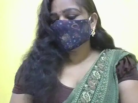 anu-reddyy online show from 06-06-26, 03:56