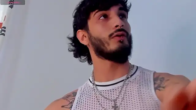 LovexJuxn8 online show from 02-19-26, 07:33