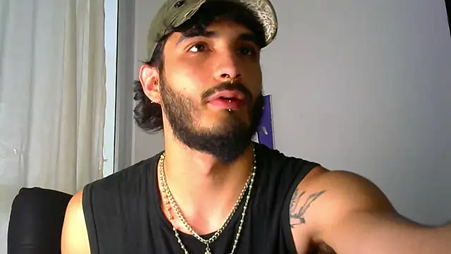 LovexJuxn8 online show from 02-17-26, 07:22