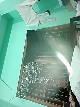 Snapshot of Desiyoungcouple15 chatting on 02-25-26, 06:52 Desiyoungcouple15 online show from 02-25-26, 06:52