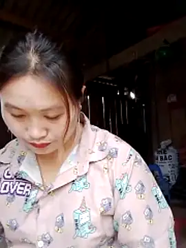 Snapshot of bany-lee chatting on 04-20-26, 02:14 bany-lee online show from 04-20-26, 02:14