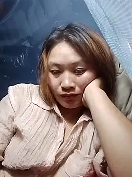 Snapshot of bany-lee chatting on 05-13-26, 01:18 bany-lee online show from 05-13-26, 01:18
