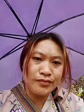 Snapshot of bany-lee chatting on 05-07-26, 02:27 bany-lee online show from 05-07-26, 02:27