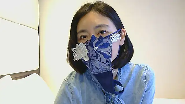 Snapshot of Mochi-Momo chatting on 05-01-26, 04:50 Mochi-Momo online show from 05-01-26, 04:50