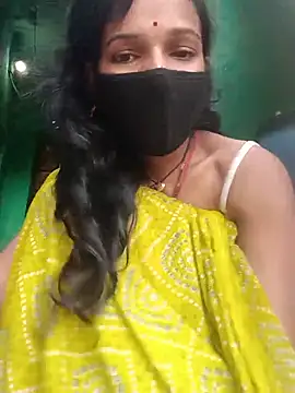 Snapshot of Desi_Couple_P chatting on 06-22-26, 01:22 Desi Couple P online show from 06-22-26, 01:22