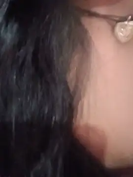 Snapshot of Desi_Couple_P chatting on 07-06-26, 04:42 Desi Couple P online show from 07-06-26, 04:42