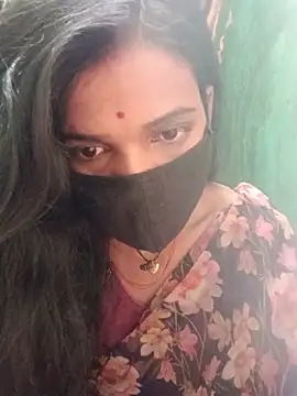 Snapshot of Desi_Couple_P chatting on 06-14-26, 01:24 Desi Couple P online show from 06-14-26, 01:24