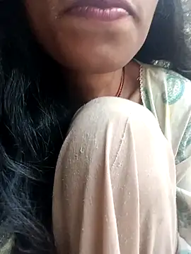 Snapshot of Desi_Couple_P chatting on 05-07-26, 12:48 Desi Couple P online show from 05-07-26, 12:48