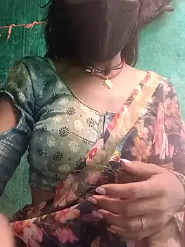 Snapshot of Desi_Couple_P chatting on 06-15-26, 12:38 Desi Couple P online show from 06-15-26, 12:38