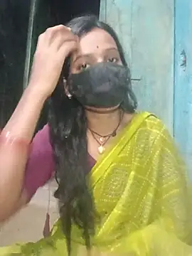 Snapshot of Desi_Couple_P chatting on 05-27-26, 03:41 Desi Couple P online show from 05-27-26, 03:41