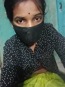 Snapshot of Desi_Couple_P chatting on 05-19-26, 03:19 Desi Couple P online show from 05-19-26, 03:19