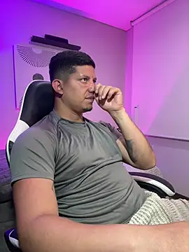  robertobaggioo online show from 04-13-26, 12:42