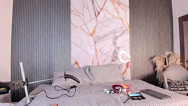 Snapshot of raven_noctis_ chatting on 02-26-26, 01:55 raven noctis online show from 02-26-26, 01:55