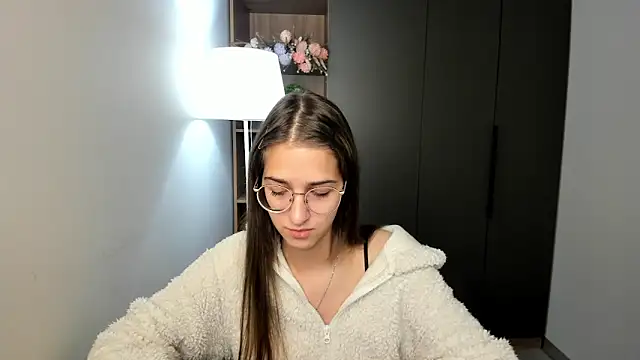 ClarineCasebolt online show from 02-15-26, 05:19