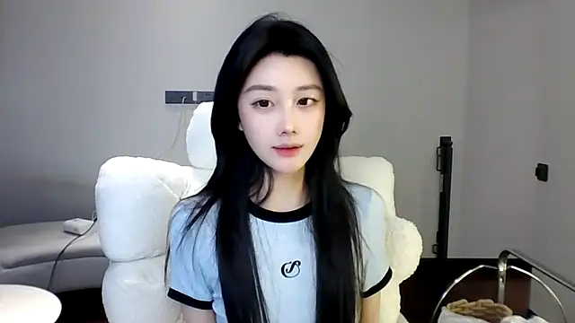 MedeLineayr online show from 04-19-26, 03:02