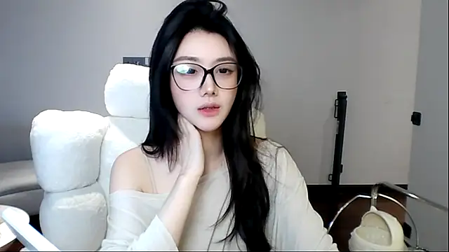 MedeLineayr online show from 03-21-26, 05:28