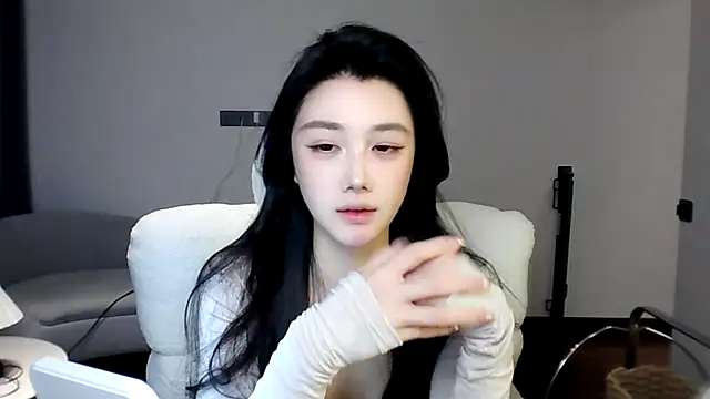 MedeLineayr online show from 04-12-26, 01:58