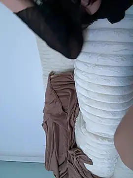 Snapshot of carlajones01 chatting on 02-11-26, 03:23 carlajones01 online show from 02-11-26, 03:23