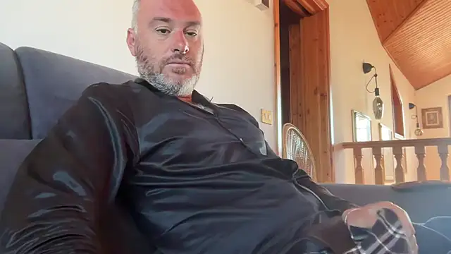 marcovik1 online show from 04-08-26, 07:32