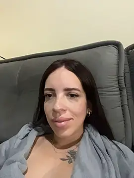 Snapshot of Larinhap chatting on 06-29-26, 10:00 Larinhap online show from 06-29-26, 10:00