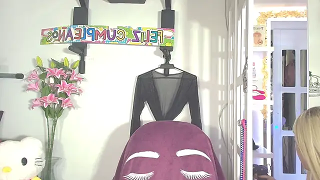 Yiyii online show from 04-09-26, 09:10