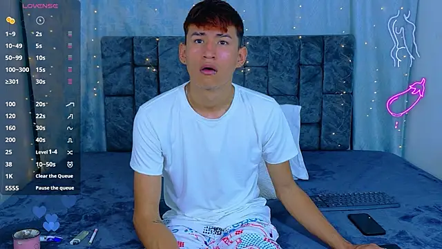 NicolasTorrez online show from 04-09-26, 12:23