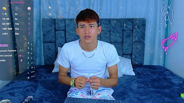 NicolasTorrez online show from 04-15-26, 03:01