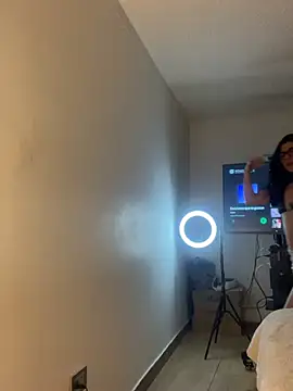 Exclusive Aurora online show from 04-04-26, 10:38