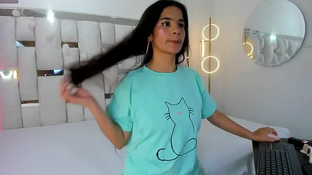 Snapshot of Emmy_lollipop chatting on 03-01-26, 06:52 Emmy lollipop online show from 03-01-26, 06:52