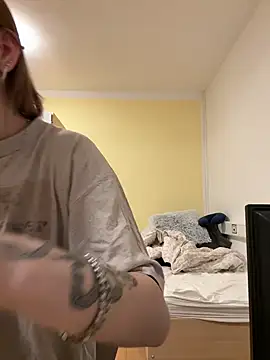 Milli-Kiss online show from 02-25-26, 06:30