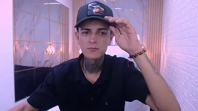 Snapshot of benjamin_anthony chatting on 03-04-26, 01:57 benjamin anthony online show from 03-04-26, 01:57