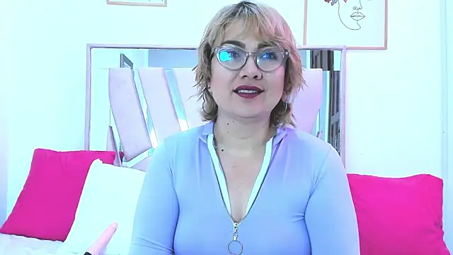 Snapshot of DariaLuca chatting on 03-26-26, 11:41 DariaLuca online show from 03-26-26, 11:41