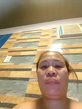 squirtshantal online show from 10-17-25, 04:42