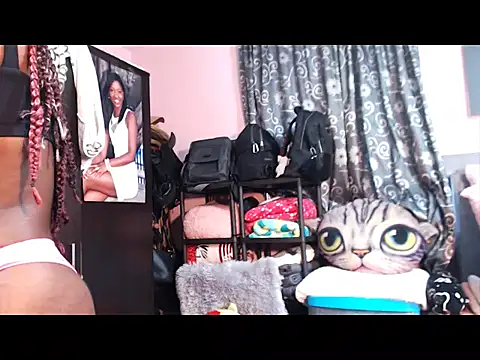 Snapshot of alanalaurent15 chatting on 02-16-26, 12:04 alanalaurent15 online show from 02-16-26, 12:04