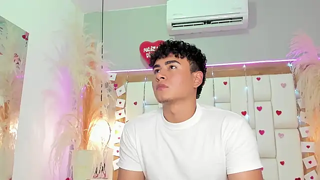 Snapshot of Bastixvontade chatting on 02-19-26, 11:56 Bastixvontade online show from 02-19-26, 11:56