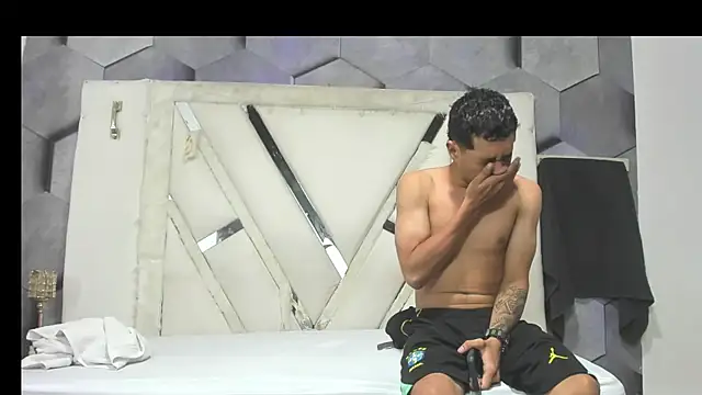 NatallyAndDuvan online show from 04-10-26, 01:29