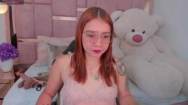 Snapshot of antonella_moon7 chatting on 07-19-26, 01:30 antonella moon7 online show from 07-19-26, 01:30