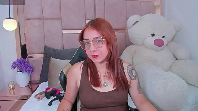 Snapshot of antonella_moon7 chatting on 06-19-26, 03:45 antonella moon7 online show from 06-19-26, 03:45