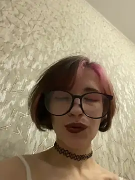 Snapshot of analcutie chatting on 02-13-26, 01:27 analcutie online show from 02-13-26, 01:27