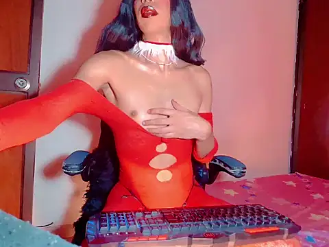 Snapshot of latinhott23 chatting on 04-19-26, 11:33 latinhott23 online show from 04-19-26, 11:33