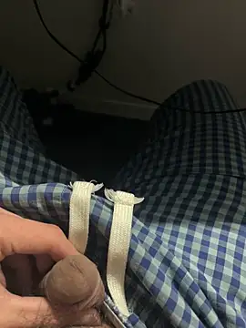 awesomemilkss online show from 05-04-26, 03:21