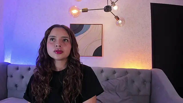Snapshot of MAGIC_EMMA_ chatting on 05-09-26, 03:43 MAGIC EMMA online show from 05-09-26, 03:43